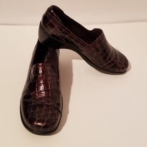 Clarks Bendables Wm Faux Alligator Skin Loafers 8M